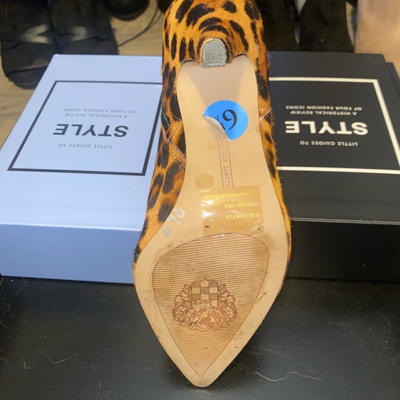 EUC Vince Camuto Leopard Ankle Boots - Picture 4 of 8